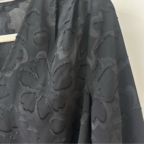 Madewell Black Floral Jacquard Side Tie Wrap Top, Size Medium - Picture 5 of 10